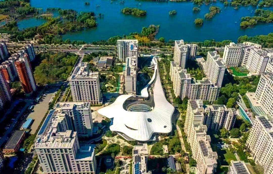 北京昌平泰康之家燕园 高端养老社区的全景展示